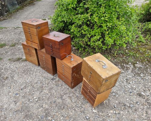 7 SMALL MEDICAL CARRYING CHESTS - ADDITIONAL PHOTO 4