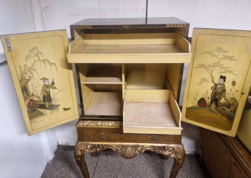 GOOD QUALITY LACQUERED 2 DOOR CABINET ON STAND - ADDITIONAL PHOTO 5