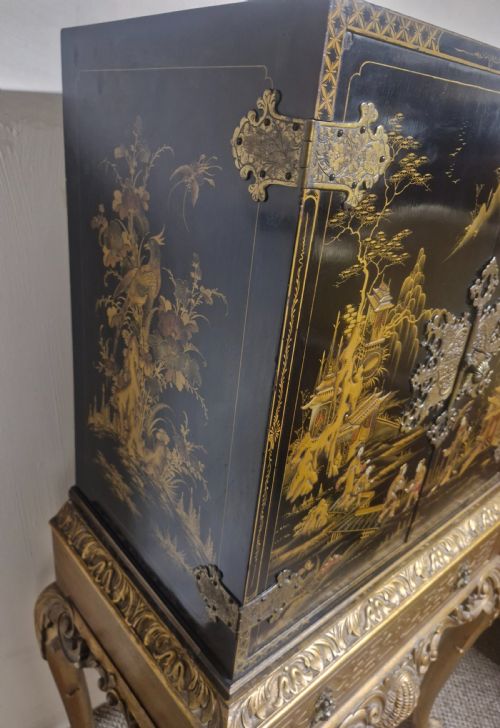 GOOD QUALITY LACQUERED 2 DOOR CABINET ON STAND - ADDITIONAL PHOTO 11
