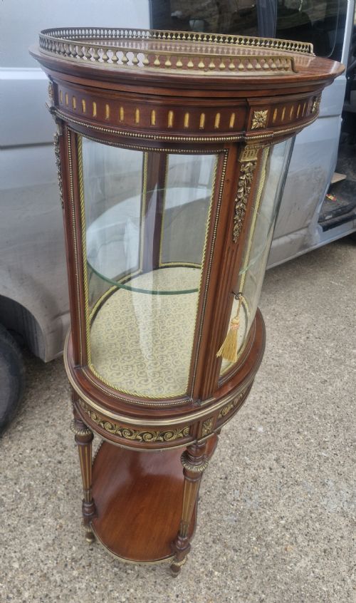 GOOD FREESTANDING MAHOGANY BIJOUTERIE DISPLAY CABINET - ADDITIONAL PHOTO 3