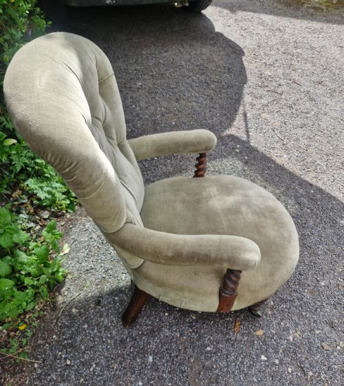 MID VICTORIAN UPHOLSTERED BEDROOM ARMCHAIR WITH BARLEY TWIST FRAME - ADDITIONAL PHOTO 1