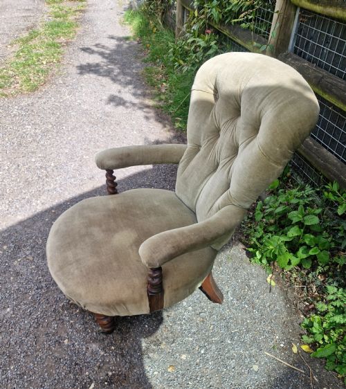 MID VICTORIAN UPHOLSTERED BEDROOM ARMCHAIR WITH BARLEY TWIST FRAME - ADDITIONAL PHOTO 2