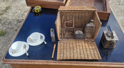 TRAVELLING TEA OR PICNIC SET FOR TWO IN WICKER CASE - ADDITIONAL PHOTO 1