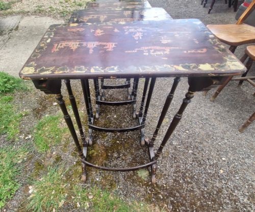NEST OF 4 LACQUERED OCCASIONAL TABLES - ADDITIONAL PHOTO 6