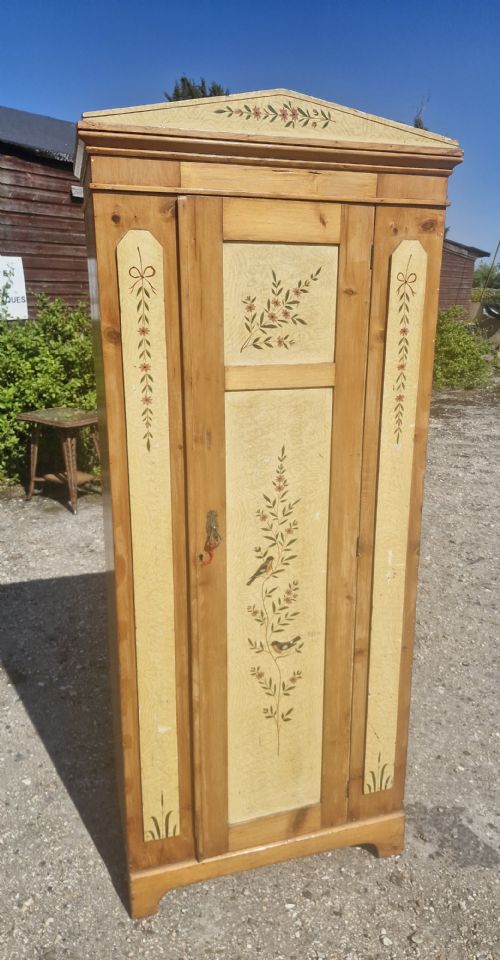 late victorian pine hall wardrobe with original decoration - CATEGORY: ANTIQUE WARDROBES - DATED VICTORIAN