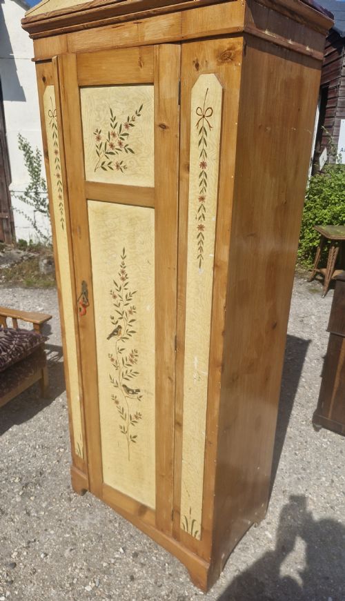 LATE VICTORIAN PINE HALL WARDROBE WITH ORIGINAL DECORATION - ADDITIONAL PHOTO 2