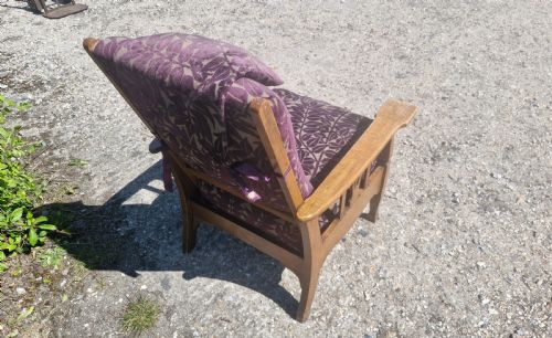 OAK ARTS AND CRAFTS RECLINING ARMCHAIR IN THE STYLE OF LIBERTY'S - ADDITIONAL PHOTO 1