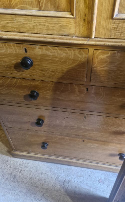 GOOD FAUXSCUMBLED PINE HOUSEKEEPERS CUPBOARD - ADDITIONAL PHOTO 1