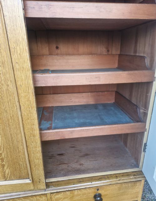 GOOD FAUXSCUMBLED PINE HOUSEKEEPERS CUPBOARD - ADDITIONAL PHOTO 5