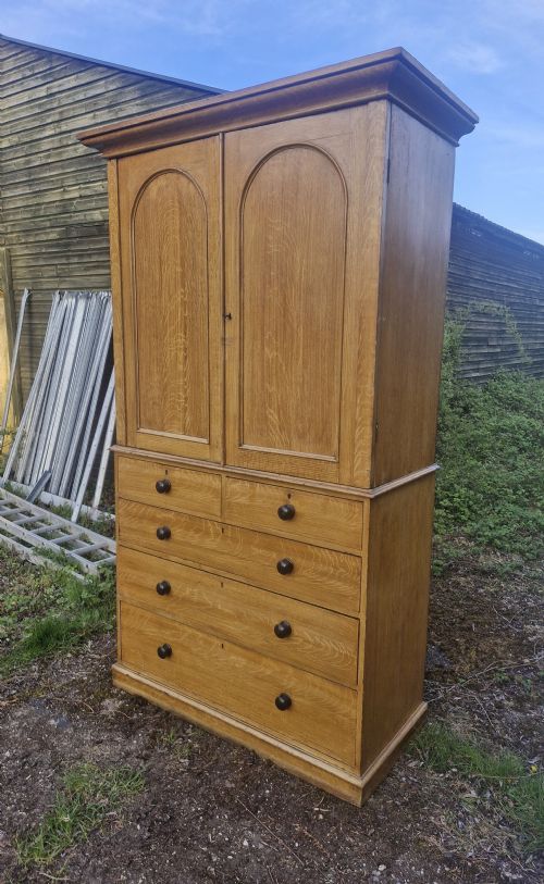 GOOD FAUXSCUMBLED PINE HOUSEKEEPERS CUPBOARD - ADDITIONAL PHOTO 10