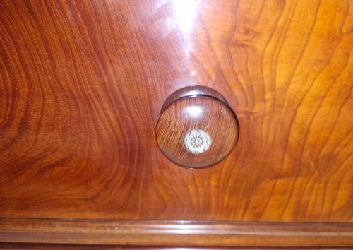 VICTORIAN MAHOGANY CHEST OF DRAWERS IN GOOD CONDITION - ADDITIONAL PHOTO 1