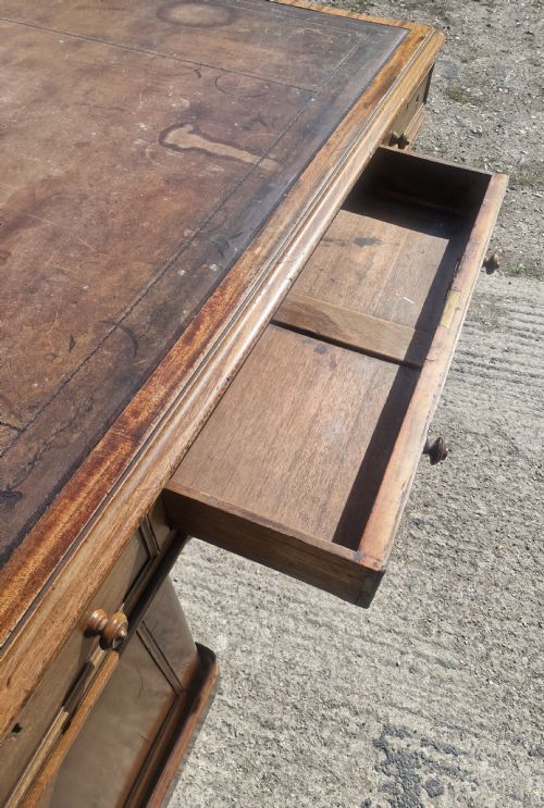 VICTORIAN MAHOGANY DOUBLE PEDESTAL PARTNERS WRITING DESK - ADDITIONAL PHOTO 4