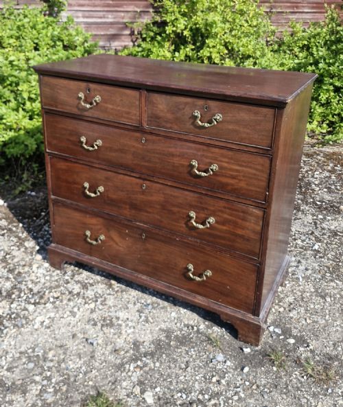 late georgian mahogany chest of drawers - CATEGORY: ANTIQUE CHEST OF DRAWERS - DATED GEORGIAN