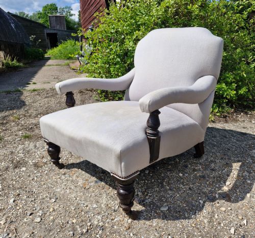 EDWARDIAN LOW SEAT UPHOLSTERED ARMCHAIR IN THE HOWARD STYLE - ADDITIONAL PHOTO 6