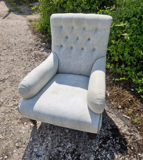 UPHOLSTERED BUTTON BACK ARMCHAIR - ADDITIONAL PHOTO 1