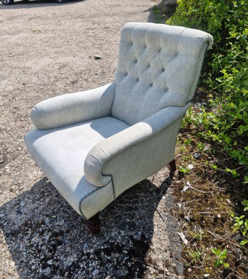 UPHOLSTERED BUTTON BACK ARMCHAIR - ADDITIONAL PHOTO 2