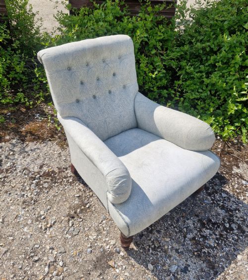 UPHOLSTERED BUTTON BACK ARMCHAIR - ADDITIONAL PHOTO 3