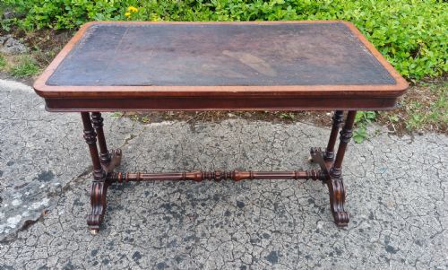 MID VICTORIAN WALNUT LEATHER TOP LIBRARY TABLE