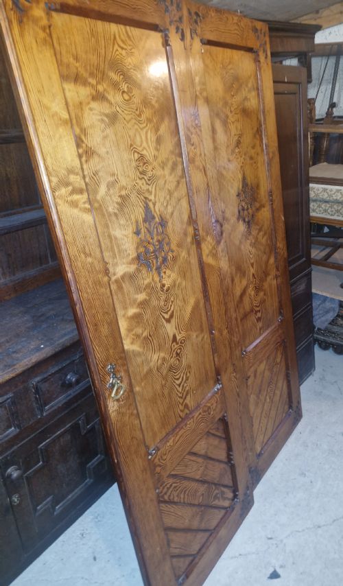GOOD VICTORIAN PITCH PINE WARDROBE - ADDITIONAL PHOTO 1