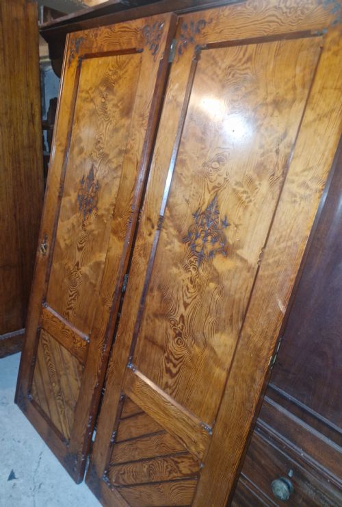 GOOD VICTORIAN PITCH PINE WARDROBE - ADDITIONAL PHOTO 8