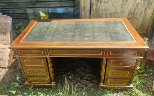 GOOD 19TH CENTURY BRASS BANDED AND INLAID MAHOGANY PEDESTAL WRITING DESK - ADDITIONAL PHOTO 2