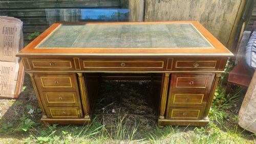 GOOD 19TH CENTURY BRASS BANDED AND INLAID MAHOGANY PEDESTAL WRITING DESK - ADDITIONAL PHOTO 25