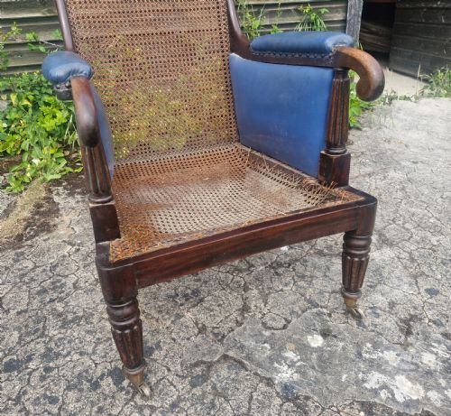 19TH CENTURY MAHOGANY BERGERE LIBRARY ARMCHAIR - ADDITIONAL PHOTO 4