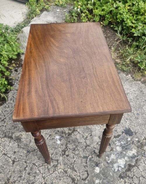 SMALL EDWARDIAN MAHOGANY SIDE TABLE - ADDITIONAL PHOTO 3