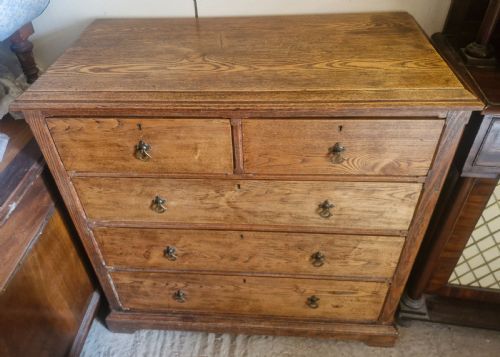 LATE VICTORIAN SOLID OAK ARTS AND CRAFTS CHEST OF DRAWERS - ADDITIONAL PHOTO 1