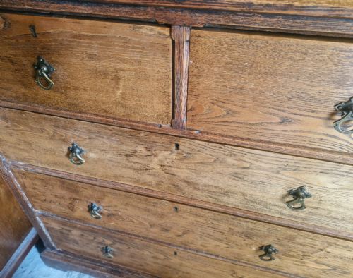 LATE VICTORIAN SOLID OAK ARTS AND CRAFTS CHEST OF DRAWERS - ADDITIONAL PHOTO 3
