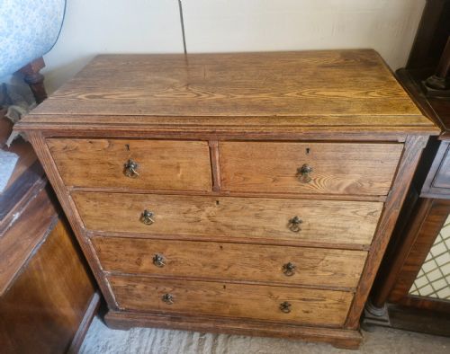 LATE VICTORIAN SOLID OAK ARTS AND CRAFTS CHEST OF DRAWERS - ADDITIONAL PHOTO 4