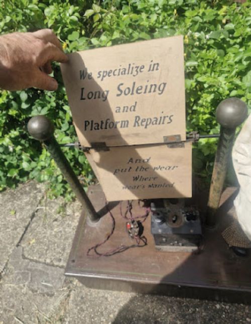 UNUSUAL AND RARE AUTOMATED COBBLERS SHOP DISPLAY MODEL - ADDITIONAL PHOTO 6