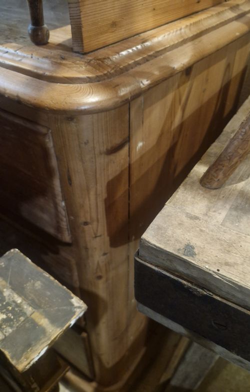 VICTORIAN PINE CHEST OF DRAWERS - ADDITIONAL PHOTO 1