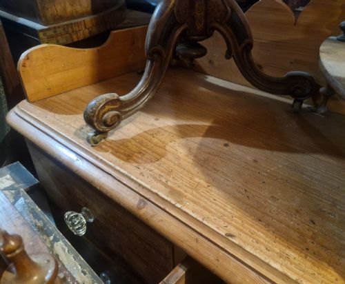 VICTORIAN PINE CHEST OF DRAWERS - ADDITIONAL PHOTO 2