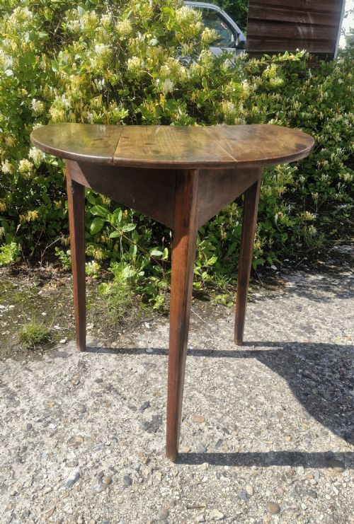 early 19th century elm and oak cricket table - CATEGORY: ANTIQUE TABLES - DATED REGENCY