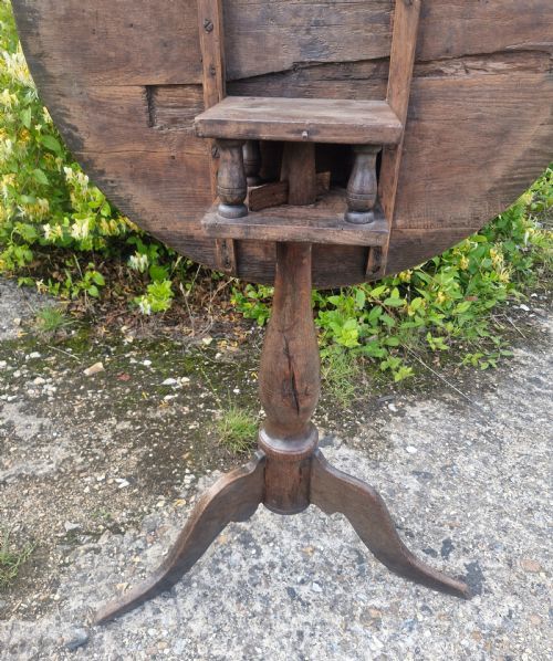 MID 18TH CENTURY REVOLVING OAK TRIPOD TABLE WITH BIRDCAGE - ADDITIONAL PHOTO 4