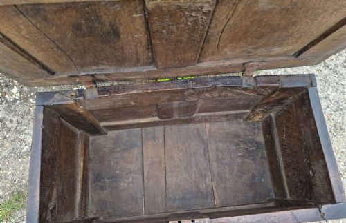 SMALL LATE 17TH CENTURY PANELLED OAK COFFER CHEST - ADDITIONAL PHOTO 1