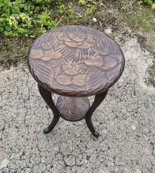 LIBERTY'S CARVED 2 TIER OCCASIONAL TABLE - ADDITIONAL PHOTO 4