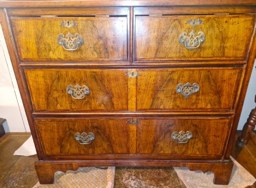SMALL ANTIQUE WALNUT CHEST OF DRAWERS - ADDITIONAL PHOTO 2