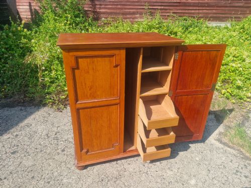 EDWARDIAN CHILDS WARDROBE - ADDITIONAL PHOTO 1