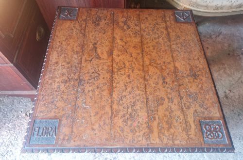 LATE VICTORIAN 2 TIER OCCASIONAL TABLE WITH WONDERFUL POLLARD TOP - ADDITIONAL PHOTO 4