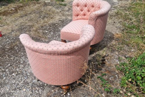 LOVELY PAIR OF LATE VICTORIAN UPHOLSTERED CORNER BEDROOM CHAIRS - ADDITIONAL PHOTO 5