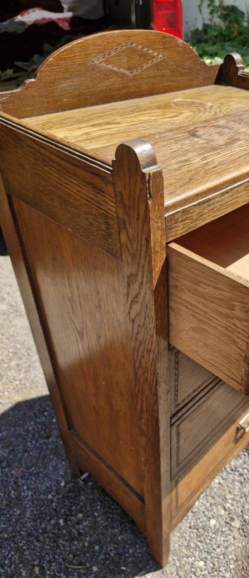 EDWARDIAN OAK INLAID ARTS AND CRAFTS CHEST OF DRAWERS - ADDITIONAL PHOTO 2
