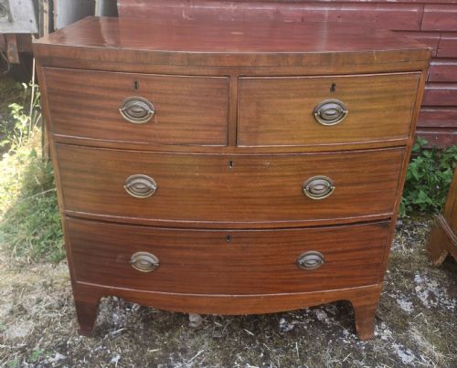 REGENCY MAHOGANY BOW FRONT CHEST OF DRAWERS