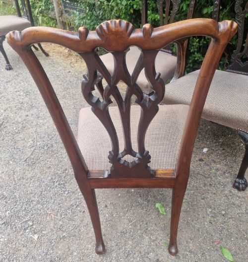GOOD SET OF CHIPPENDALE STYLE DINING CHAIRS WITH NICELY CARVED BACKS - ADDITIONAL PHOTO 3