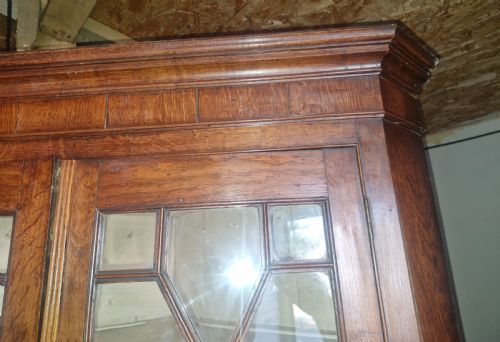 WELSH OAK 2 PART CORNER CUPBOARD - ADDITIONAL PHOTO 4