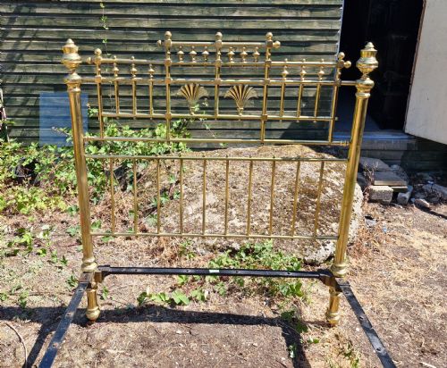 GOOD VICTORIAN DOUBLE BRASS BED - ADDITIONAL PHOTO 1