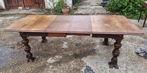 Victorian Oak Extending Dining Table.