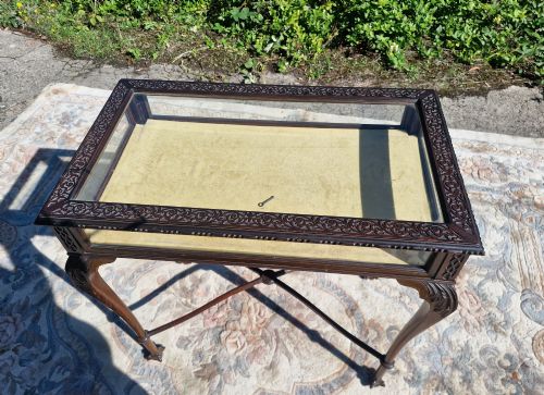 Edwardian Carved Mahogany Bijouterie Display Table.