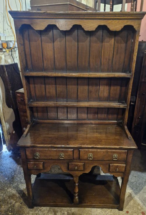 Dinky Little Ipswich Oak Welsh Dresser.